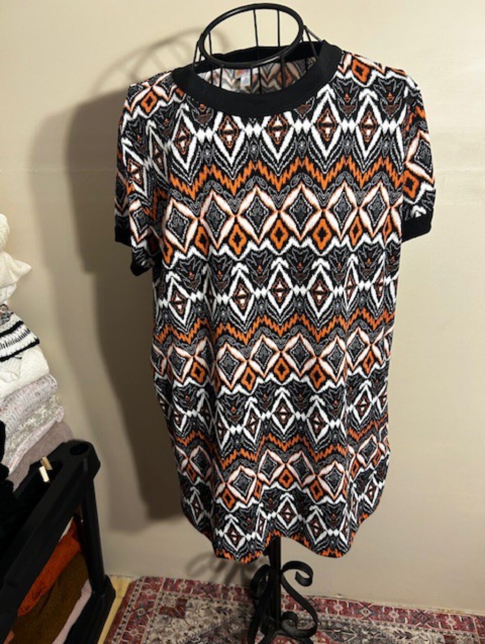 🍋‍🟩 sized size extra large womens long  tee shirt black pink  white  print